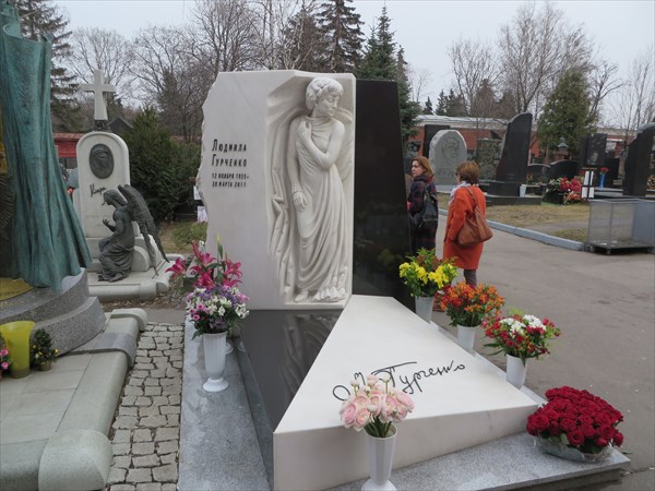 057-Памятник Людмиле Гурченко